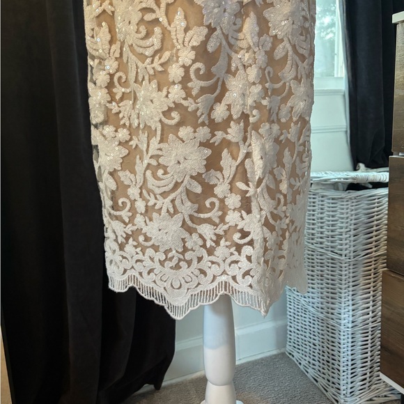 Floral Lace Midi Dress in Cream - Picture 6 of 6